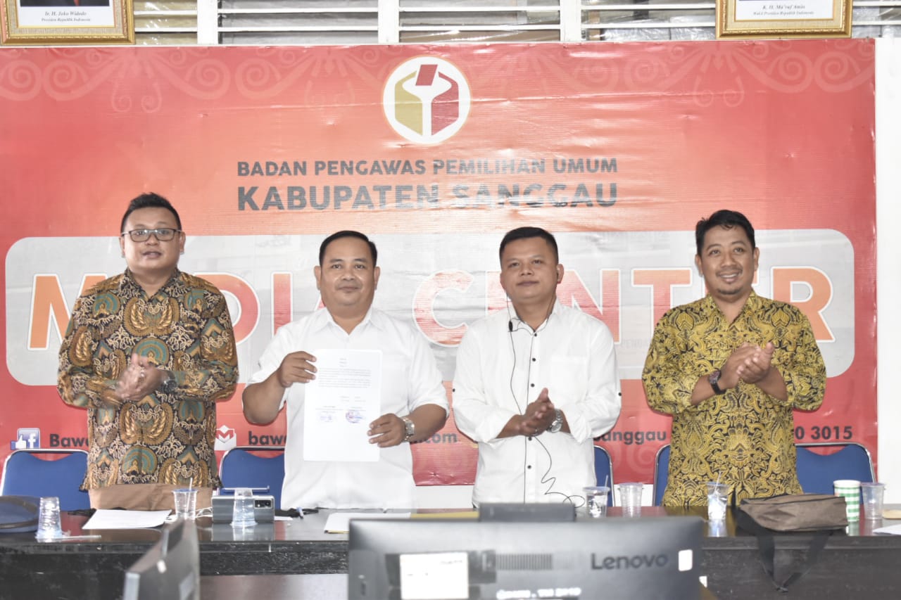 Enam Desa Tanda Tangani MoU Dengan Bawaslu Kabupaten Sanggau Secara Virtual