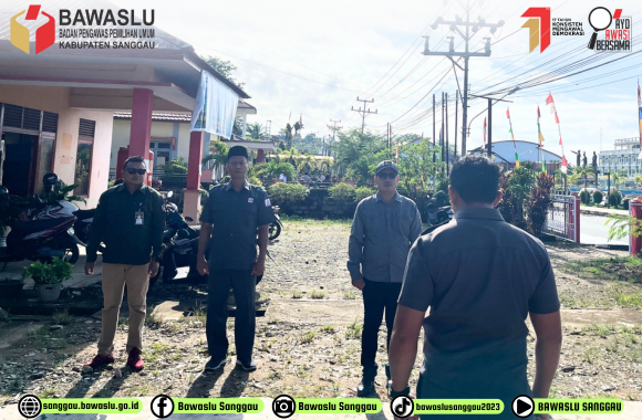 Anggota Bawaslu Kabupaten Sanggau, Candra Apriansyah, Pimpin Apel Pagi Senin 19 Mei 2025