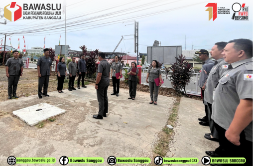 Kepala Sekretariat Bawaslu Kabupaten Sanggau, Syukur, S.Pd.I., M.Pd. Pimpin Apel Senin, 5 Mei 2025