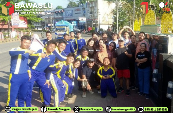 Bawaslu Sanggau Gelar Kegiatan “Jumat Sehat dan Bersih” untuk Tingkatkan Kebersamaan dan Kepedulian Lingkungan