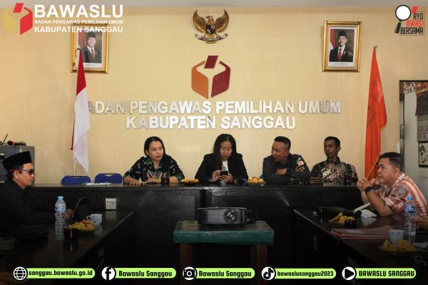 Bawaslu Kalbar Gelar Rapat Penguatan Kelembagaan dan Perencanaan Program Divisi Hukum di Bawaslu Sanggau