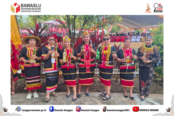 Ketua Bawaslu Kabupaten Sanggau Hadiri Pembukaan Gawai Adat Dayak Nosu Minu Podi XXII Tahun 2026