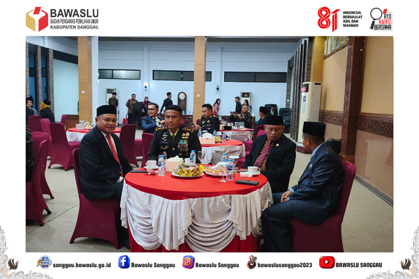 Anggota Bawaslu Sanggau Hadiri Apel Kehormatan dan Renungan Suci di Taman Makam Pahlawan