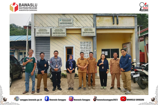 Ketua Bawaslu Sanggau Awasi Coktas KPU di Desa Nekan dan Entikong