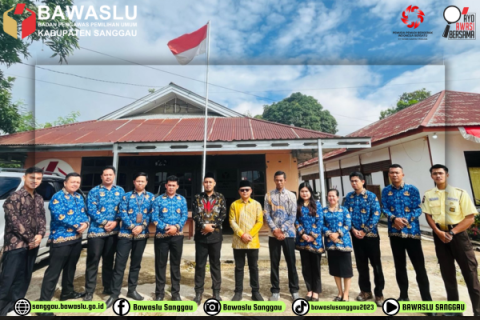 BAWASLU Kabupaten Sanggau Gelar Upacara Peringatan Hari Sumpah Pemuda ke-97 Tahun 2025