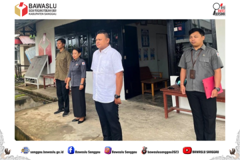 Saparudin Pimpin Apel Senin Pagi, Tekankan Disiplin dan Profesionalisme Jajaran Bawaslu Kabupaten Sanggau