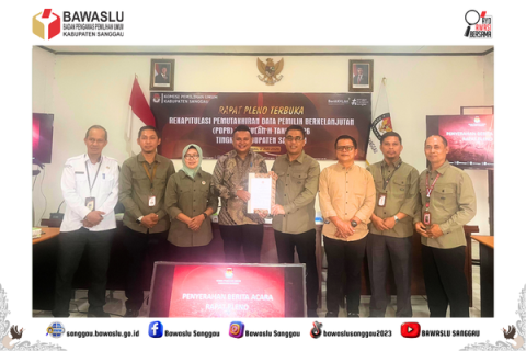 Bawaslu Kabupaten Sanggau Awasi Pleno Rekapitulasi Pemutakhiran Data Pemilih Berkelanjutan Triwulan II Tahun 2026