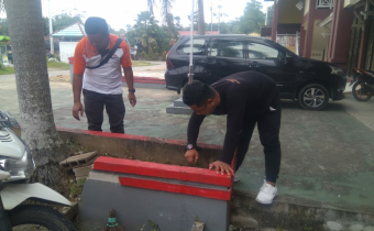 BAWASLU SANGGAU BERKAT (bersih kantor) BERSAMA KOMISIONER DAN SELURUH JAJARAN KESEKRETARIATAN