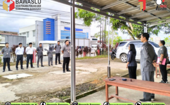 Ketua Bawaslu Kabupaten Sanggau Tegaskan Pentingnya Panca Prasetya Korpri dalam Apel Pagi