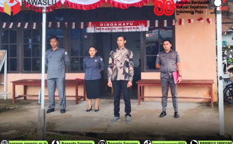 Jokomulyo Hari Setiawan Jadi Pembina Apel di Halaman Bawaslu Kabupaten Sanggau