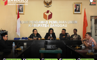 Bawaslu Kalbar Gelar Rapat Penguatan Kelembagaan dan Perencanaan Program Divisi Hukum di Bawaslu Sanggau
