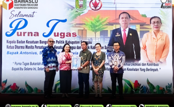 Sinergi Terjaga: Bawaslu Sanggau Hadiri Purna Tugas Kepala Kesbangpol