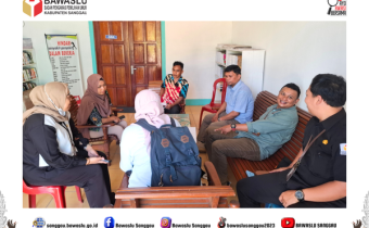 Anggota Bawaslu Sanggau Awasi Langsung Pelaksanaan COKTAS di Desa Hilir