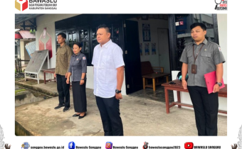Saparudin Pimpin Apel Senin Pagi, Tekankan Disiplin dan Profesionalisme Jajaran Bawaslu Kabupaten Sanggau