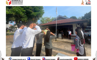 Bangun Budaya Kerja Berintegritas, Ketua Bawaslu Sanggau Pimpin Apel Senin