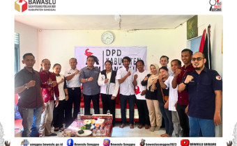 Perkuat Demokrasi, Bawaslu Sanggau Konsolidasi Bersama DPD PSI Bahas Pemutakhiran Data Partai Politik