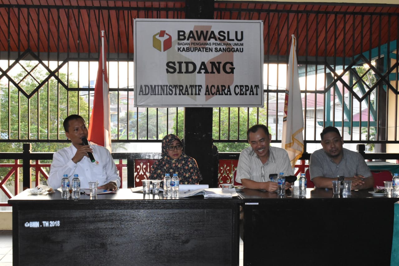 Rapat  Pengelolaan Ketatausahaan dan Kearsipan Bawaslu Kabupaten Sanggau